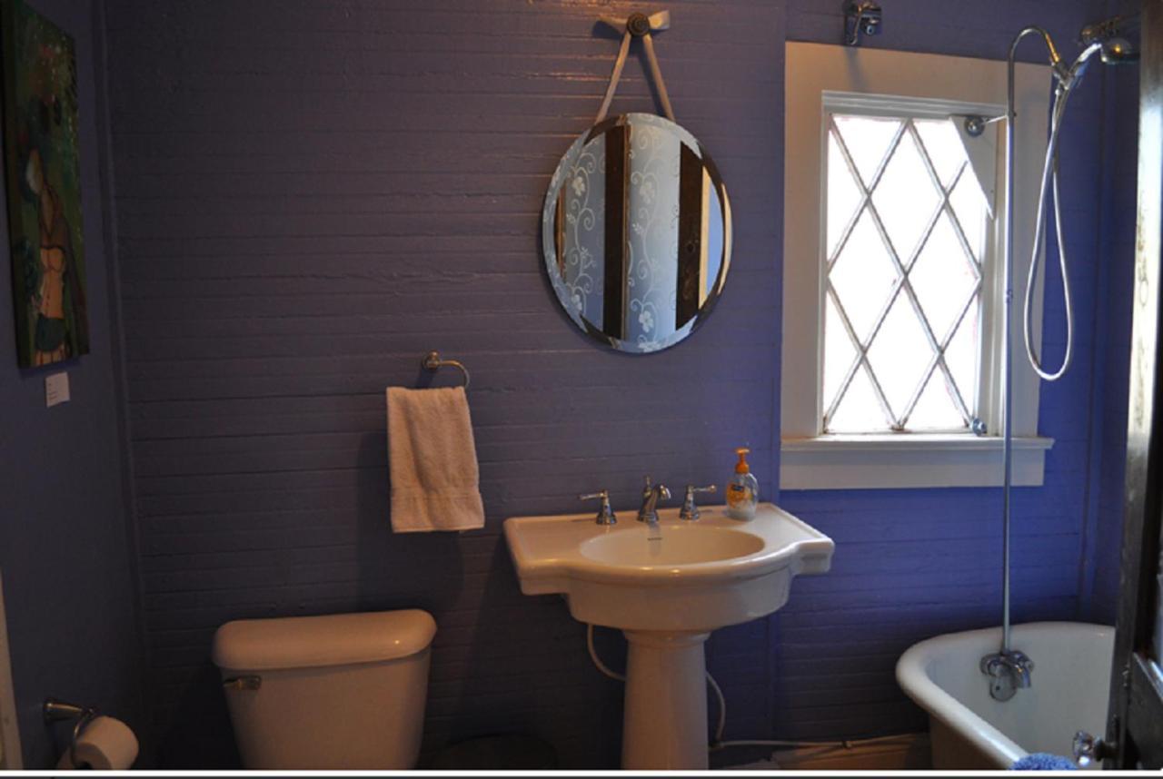 The Mardi Gras House Bed & Breakfast Mobile Eksteriør bilde